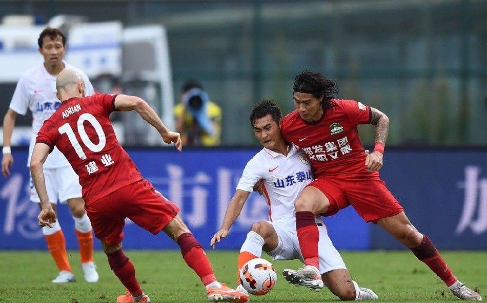 最终，巴萨3-2战胜垫底的阿尔梅里亚，终结联赛2轮不胜&各项赛事3场不胜，先赛一场落后暂时榜首的赫罗纳6分。